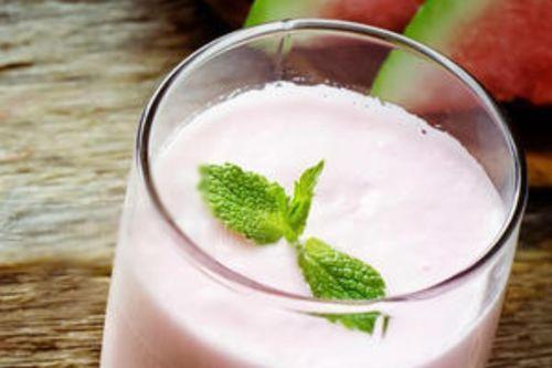 牛奶吃瓜小说,一场别开生面的小说之旅  第3张